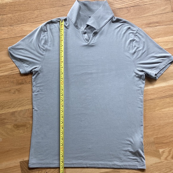 Giorgi Armani Italian-made relaxed-fit buttonless collared shirt - Picture 8 of 10